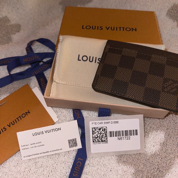 Louis Vuitton Card Holder - Picture 1 of 1